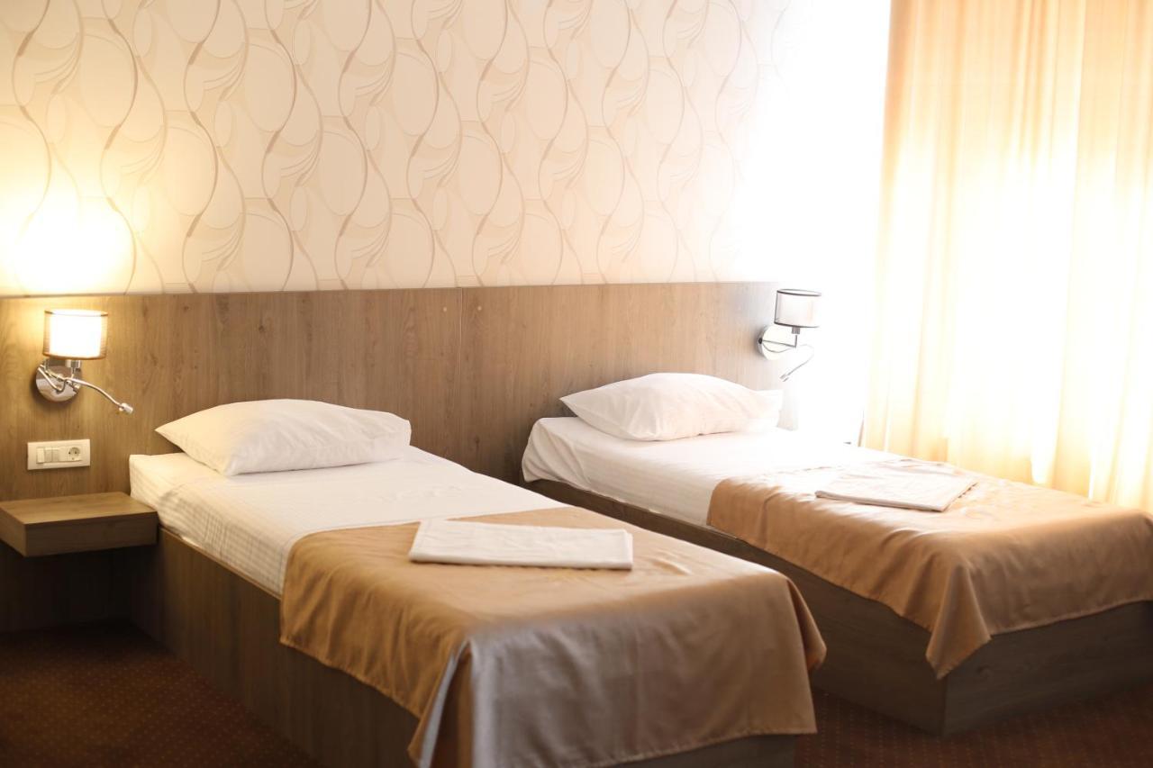 Hotel Bulevard Făgăraş Eksteriør billede