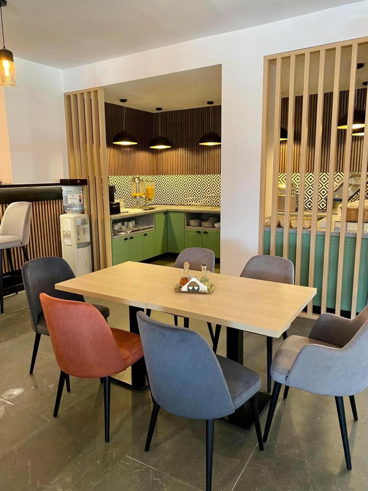 Hotel Bulevard Făgăraş Eksteriør billede